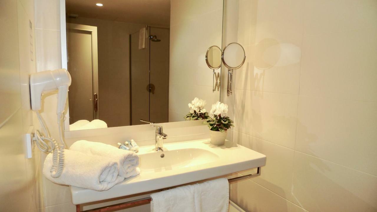 Carabela Hotell Peguera Exteriör bild